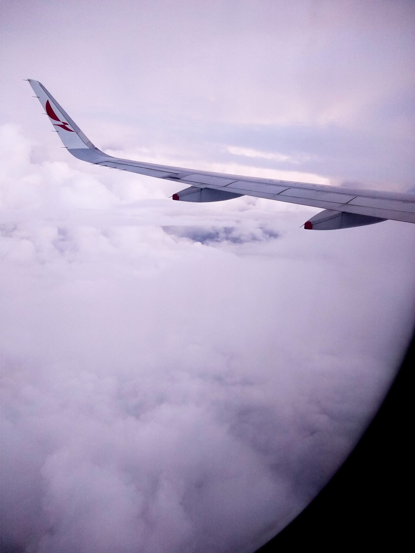 When Is It Better to Book a Round-Trip Flight?