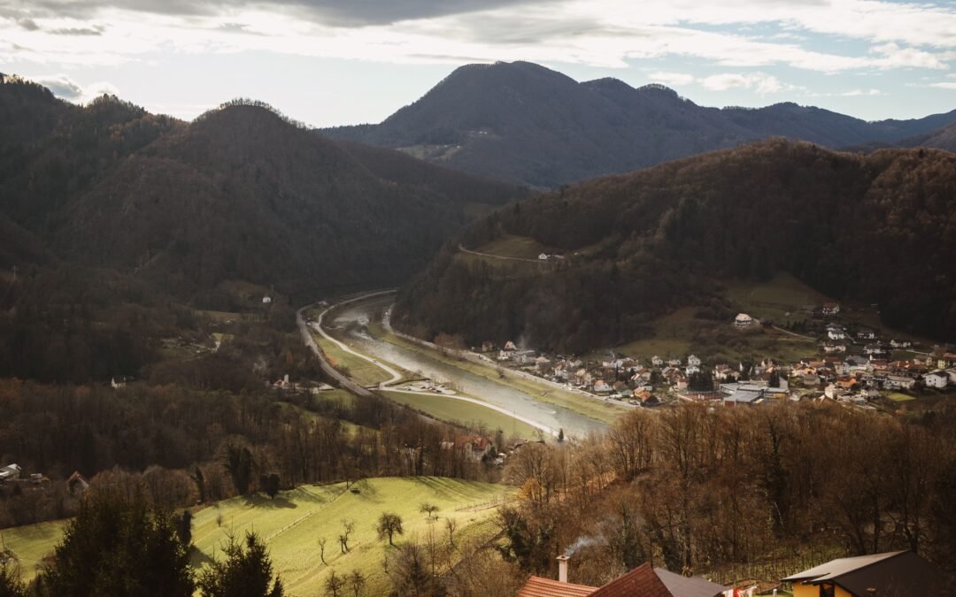 Slovenia Road Trip Itinerary (7 Days): Explore Lakes, Mountains, and Charming Towns